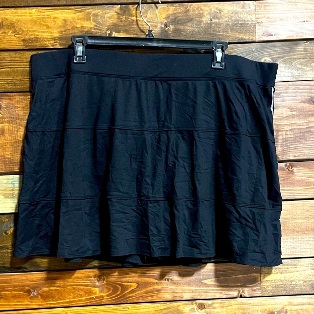 Black Skort